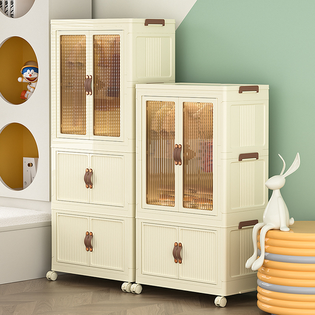 바퀴가 달린 플라스틱 옷장
